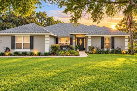 House in Eustis, Florida 4 bedrooms, 199.09 sq.m. № 2429322