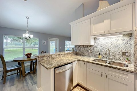 House in Eustis, Florida 4 bedrooms, 199.09 sq.m. № 2429322 - photo 21