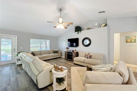 House in Eustis, Florida 4 bedrooms, 199.09 sq.m. № 2429322 - photo 19