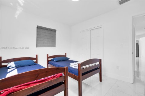 Снять в аренду виллу или дом в Хомстед, Флорида 3 спальни, 110.65м2, № 1927792 - фото 17