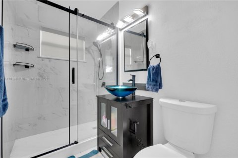 Снять в аренду виллу или дом в Хомстед, Флорида 3 спальни, 110.65м2, № 1927792 - фото 16