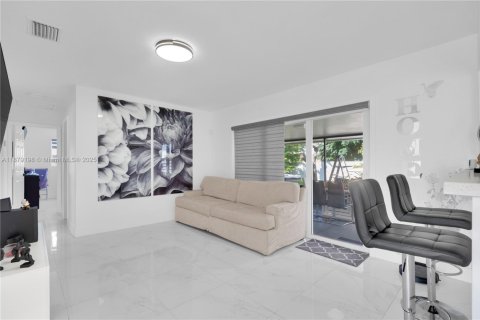 Снять в аренду виллу или дом в Хомстед, Флорида 3 спальни, 110.65м2, № 1927792 - фото 9