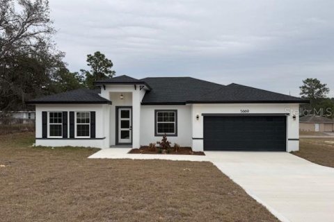 Villa ou maison à Citrus Springs, Floride 4 chambres, 164.72 m2 № 2109234