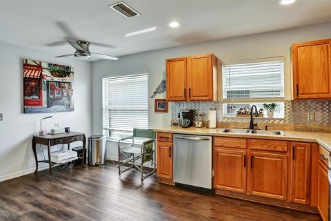 House in Lake Wales, Florida 2 bedrooms, 139.07 sq.m. № 1879686 - photo 21