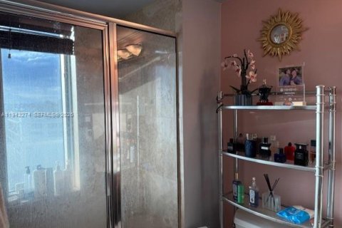 Condo in Miami, Florida, 2 bedrooms  № 2000167 - photo 13