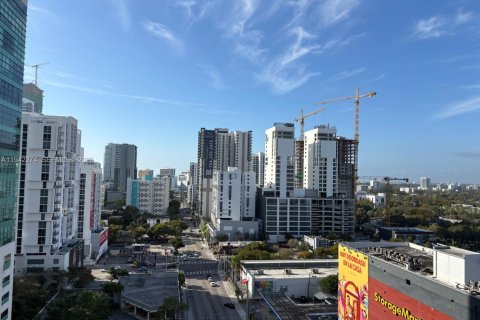 Condo in Miami, Florida, 2 bedrooms  № 2000167 - photo 20