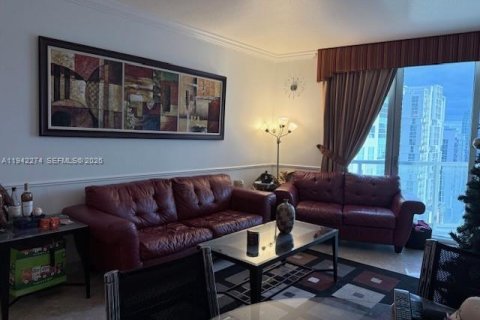 Condo in Miami, Florida, 2 bedrooms  № 2000167 - photo 8