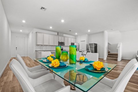 House in Lake Worth, Florida 4 bedrooms, 257.53 sq.m. № 2181592 - photo 9