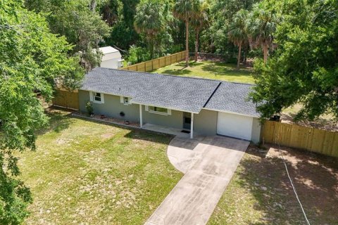 House in Crystal River, Florida 2 bedrooms, 102.56 sq.m. № 1808377 - photo 3