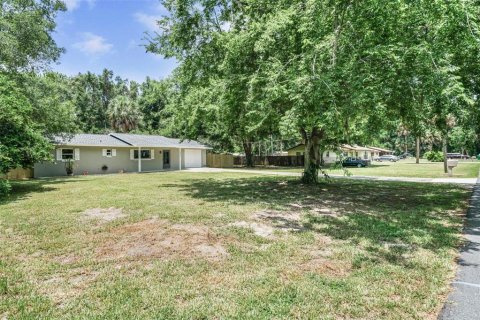 House in Crystal River, Florida 2 bedrooms, 102.56 sq.m. № 1808377 - photo 2