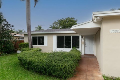 House in Hollywood, Florida 2 bedrooms, 103.12 sq.m. № 1985171 - photo 28