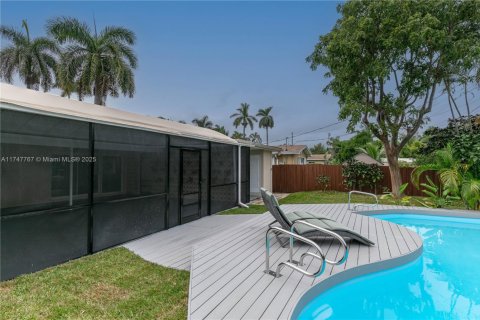 House in Hollywood, Florida 2 bedrooms, 103.12 sq.m. № 1985171 - photo 24