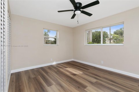 House in Hollywood, Florida 2 bedrooms, 103.12 sq.m. № 1985171 - photo 8