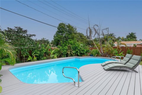 House in Hollywood, Florida 2 bedrooms, 103.12 sq.m. № 1985171 - photo 22