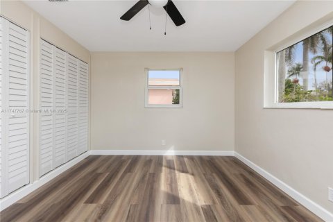 House in Hollywood, Florida 2 bedrooms, 103.12 sq.m. № 1985171 - photo 13