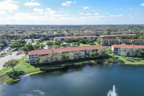 Снять в аренду кондоминиум в Пемброк-Пайнс, Флорида 2 спальни, 100.52м2, № 1926992 - фото 26