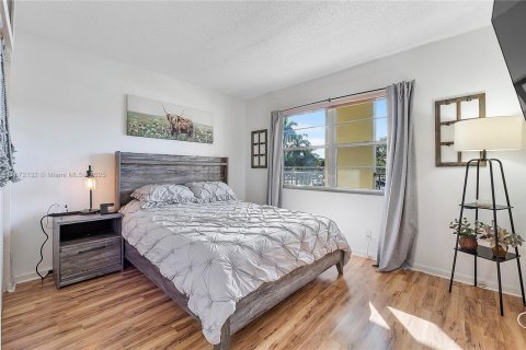 Снять в аренду кондоминиум в Пемброк-Пайнс, Флорида 2 спальни, 100.52м2, № 1926992 - фото 14