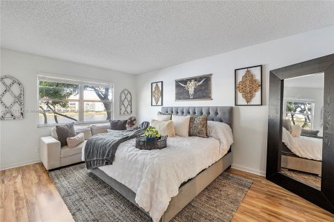 Снять в аренду кондоминиум в Пемброк-Пайнс, Флорида 2 спальни, 100.52м2, № 1926992 - фото 11