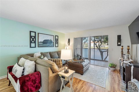 Снять в аренду кондоминиум в Пемброк-Пайнс, Флорида 2 спальни, 100.52м2, № 1926992 - фото 17