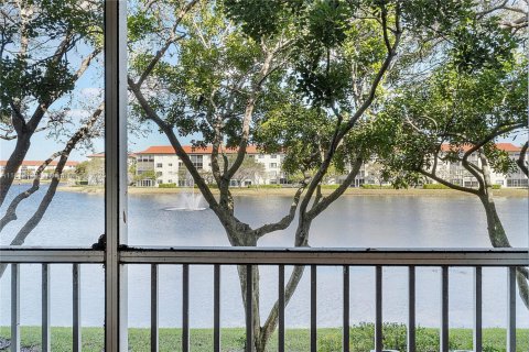 Снять в аренду кондоминиум в Пемброк-Пайнс, Флорида 2 спальни, 100.52м2, № 1926992 - фото 4