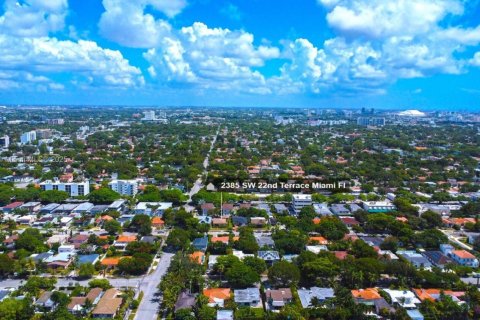 House in Miami, Florida 4 bedrooms, 165.27 sq.m. № 1878677 - photo 2