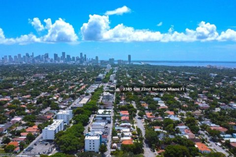 House in Miami, Florida 4 bedrooms, 165.27 sq.m. № 1878677 - photo 8