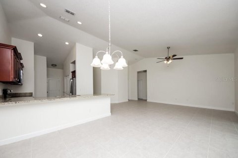 Villa ou maison à louer à Kissimmee, Floride: 4 chambres, 153.01 m2 № 2116479 - photo 5