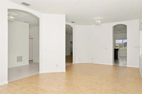 House in Sarasota, Florida 3 bedrooms, 190.73 sq.m. № 2400182 - photo 8