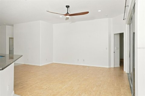 House in Sarasota, Florida 3 bedrooms, 190.73 sq.m. № 2400182 - photo 9