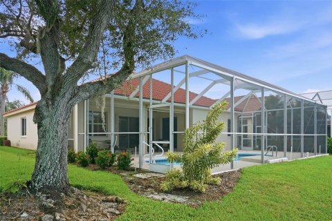 House in Sarasota, Florida 3 bedrooms, 190.73 sq.m. № 2400182 - photo 24