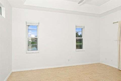 House in Sarasota, Florida 3 bedrooms, 190.73 sq.m. № 2400182 - photo 11