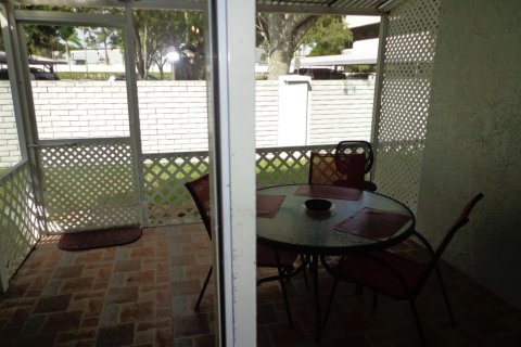 Immobilier commercial à louer à Wellington, Floride: 4 chambres, 148.64 m2 № 1120153 - photo 1