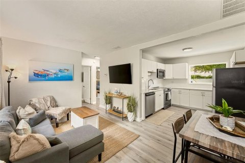 Villa ou maison à vendre à Seminole, Floride: 2 chambres, 65.4 m2 № 2299566 - photo 4