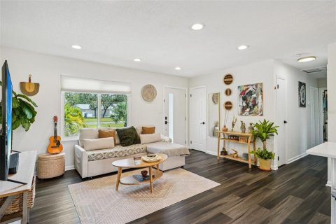 Casa en venta en Saint Petersburg, Florida, 3 dormitorios, 90.58 m2 № 1879403 - foto 4