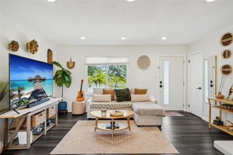 Casa en venta en Saint Petersburg, Florida, 3 dormitorios, 90.58 m2 № 1879403 - foto 5