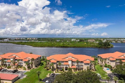 Condominio en New Smyrna Beach, Florida, 2 dormitorios  № 2109417