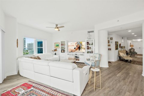 Condominio en venta en Daytona Beach Shores, Florida, 3 dormitorios, 230.4 m2 № 1870178 - foto 9