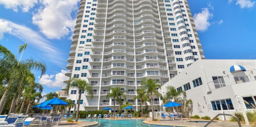 Condominio en Daytona Beach Shores, Florida, 3 dormitorios  № 1870178