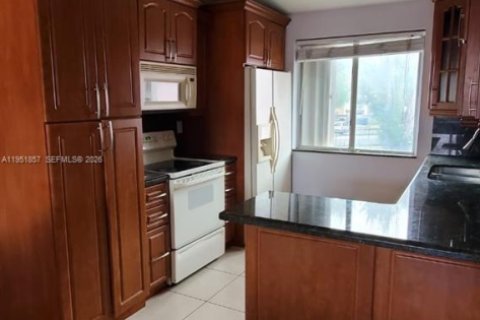 Купить кондоминиум в Дорал, Флорида 2 спальни, 79.62м2, № 2008551 - фото 4