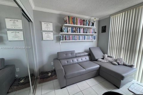 Condo in Miami, Florida, 3 bedrooms № 2171863 - photo 17