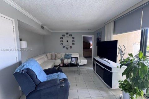 Condo in Miami, Florida, 3 bedrooms № 2171863 - photo 11