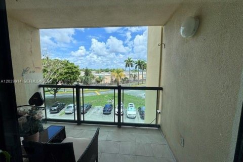 Condo in Miami, Florida, 3 bedrooms № 2171863 - photo 10