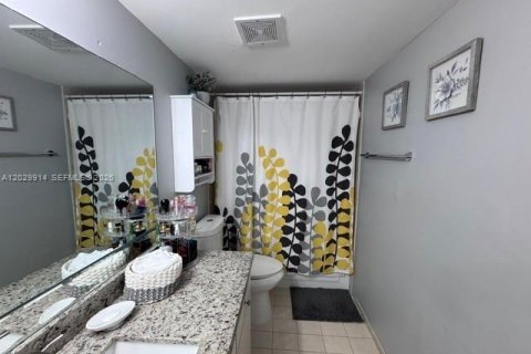Condo in Miami, Florida, 3 bedrooms № 2171863 - photo 14