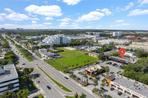 Commercial property in Sweetwater, Florida № 2079333 - photo 7