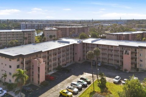 Condominio en venta en Bradenton, Florida, 2 dormitorios, 106.28 m2 № 2143618 - foto 4