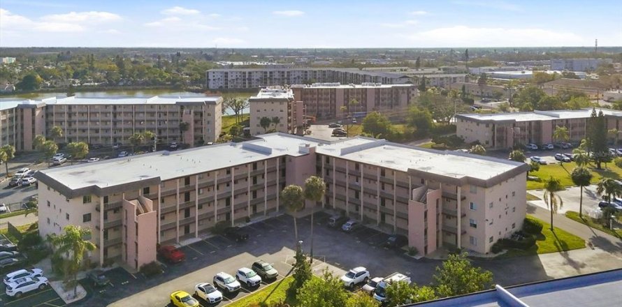 Condominio en Bradenton, Florida, 2 dormitorios № 2143618