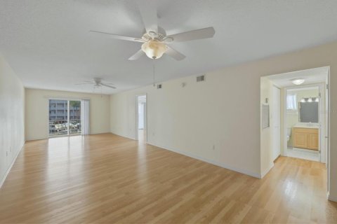 Condominio en venta en Bradenton, Florida, 2 dormitorios, 106.28 m2 № 2143618 - foto 10