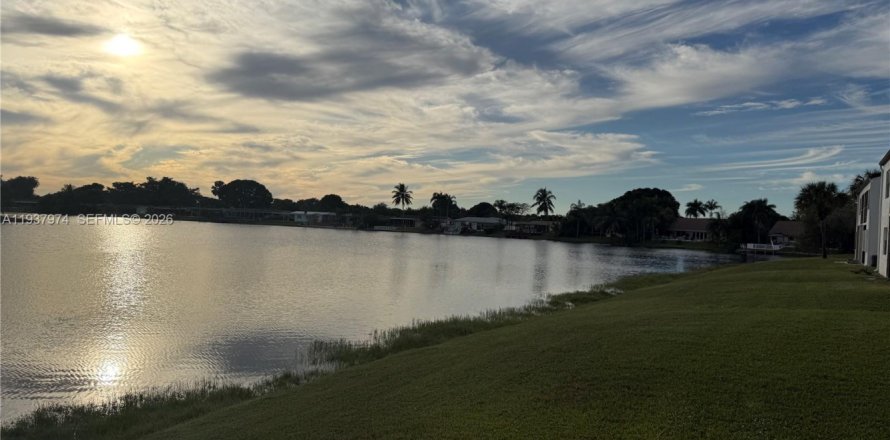 Condo à Pembroke Pines, Floride, 2 chambres  № 1996261