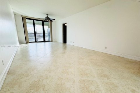 Copropriété à vendre à Pembroke Pines, Floride: 2 chambres, 118.08 m2 № 1996261 - photo 4