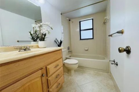 Copropriété à vendre à Pembroke Pines, Floride: 2 chambres, 118.08 m2 № 1996261 - photo 17